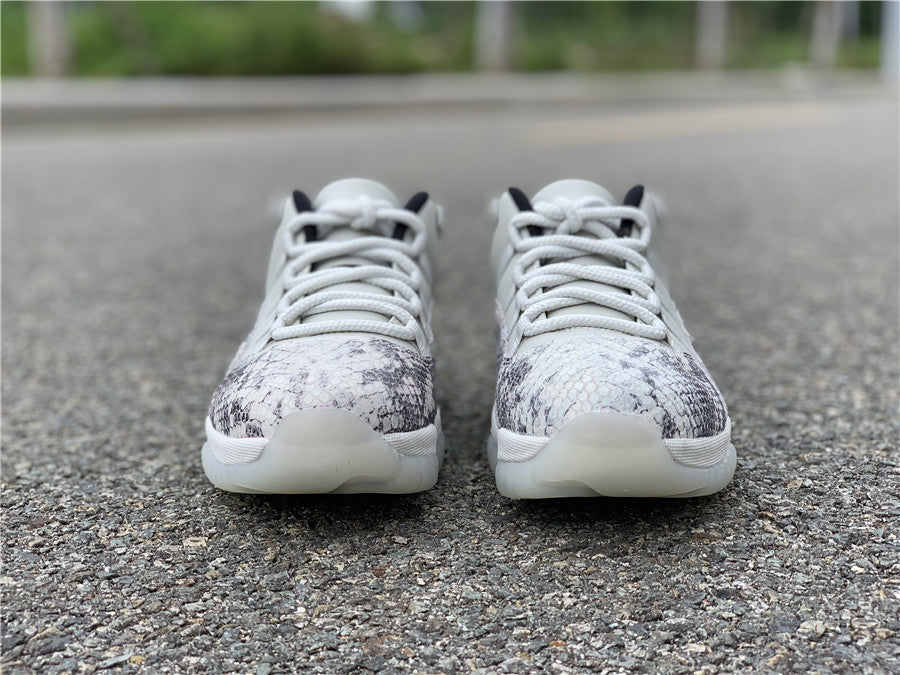 Jordan 11 on sale low se snakeskin