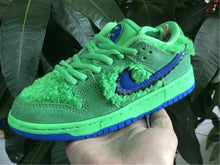 Load image into Gallery viewer, SB Dunk Low Pro Qs (GS)
