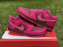 Load image into Gallery viewer, Dunk Low “Valentine’s Day”
