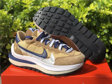 Load image into Gallery viewer, Nike vaporwaffle sacai

